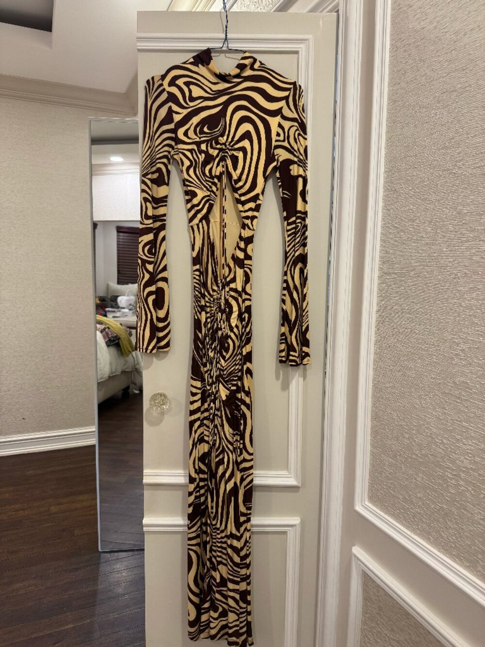 Brown Cream Abstract Swirl Ruched Cutout Long Sleeve Maxi Dress Size XS
